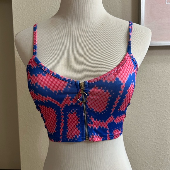 NWT. Elsie & Fred Snakeskin Zip Up crop top - Picture 1 of 2